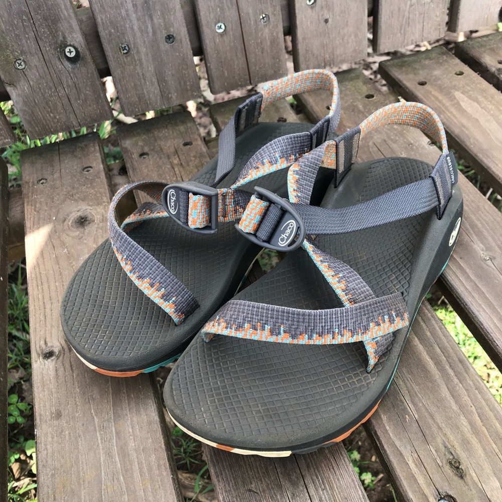 Practically BRAND NEW SIZE 8 CHACOS ZCLOUD